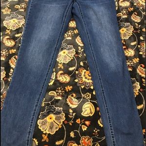 Jessica Simpson Maternity skinny jeans
